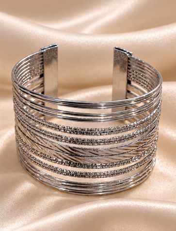 Bracelete prateado listras
